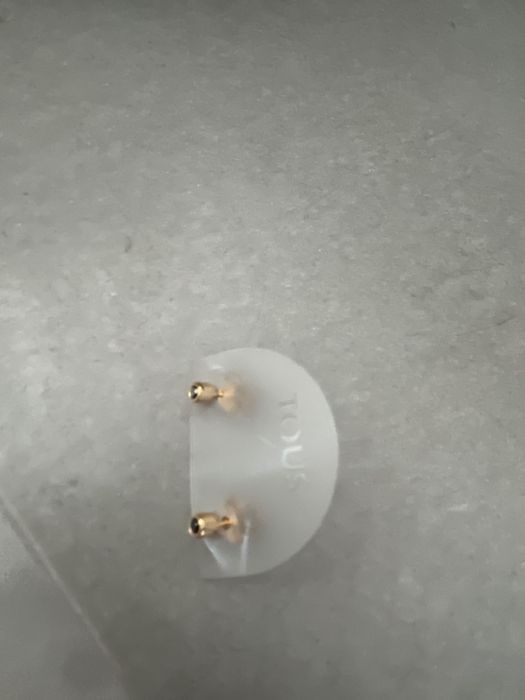 Złote sztyfty z czarnym onyxem TOUS