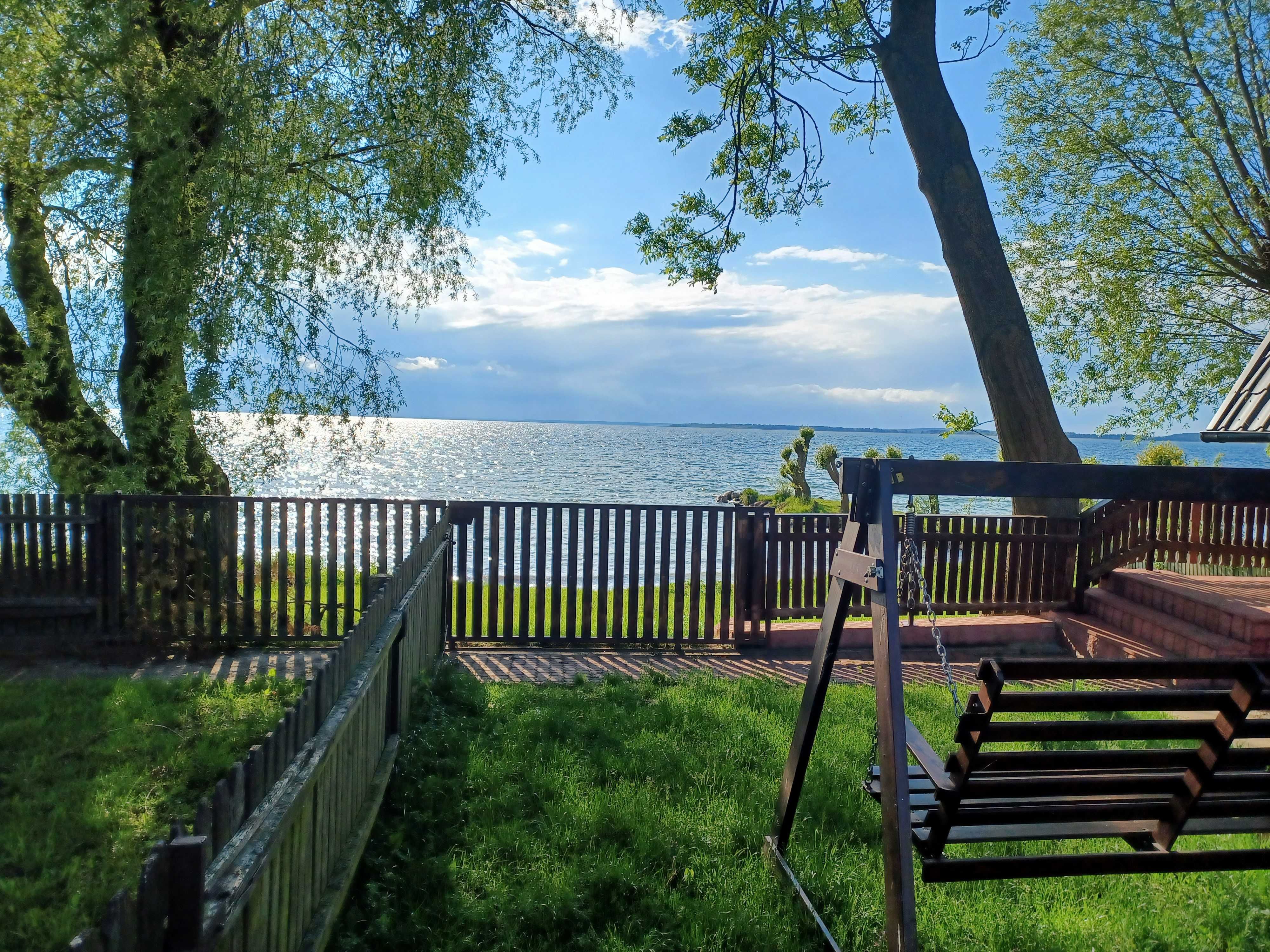 Domki nad jeziorem Śniardwy, pierwsza linia brzegowa, Mazury, N