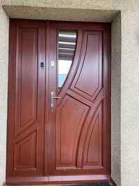 Drzwi zewnętrzne drewniane bez ramy