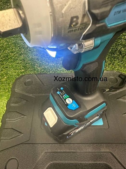 безщітковий ударний гайковерт Makita DTW1000 / 1000Hm (48V, 6AH)