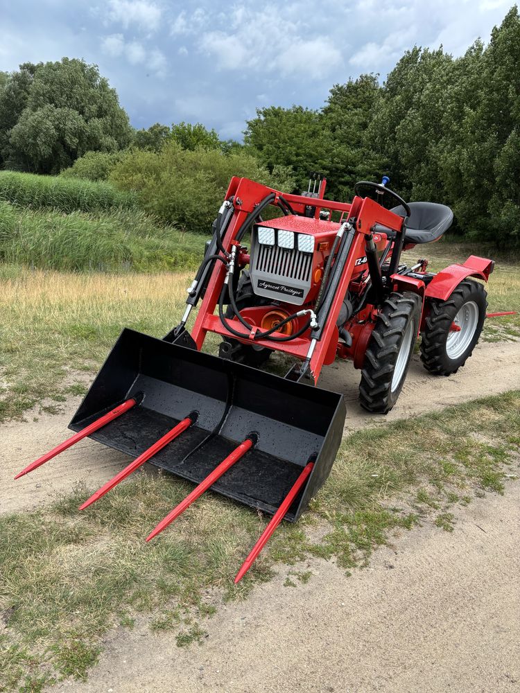 Tz4k14 traktorek czeski łamany 4x4 lyżka tur do obornik piasek siano