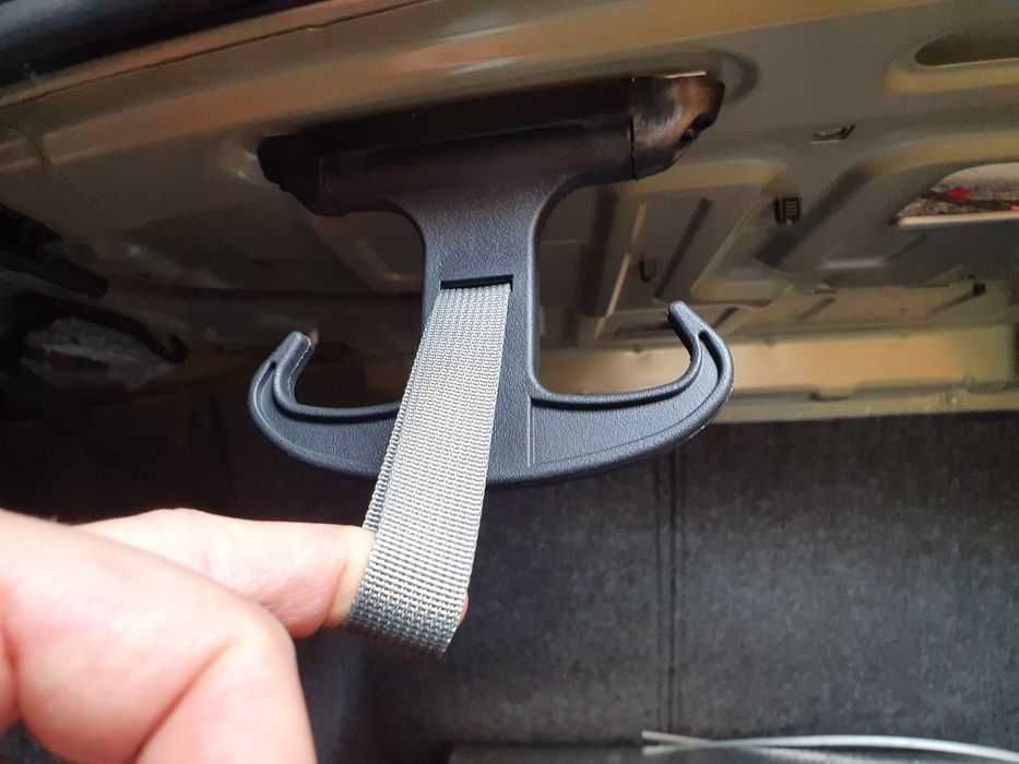 Крюк крючок гачок в багажник VW Volkswagen PASSAT JETTA VAG AUDI SKODA