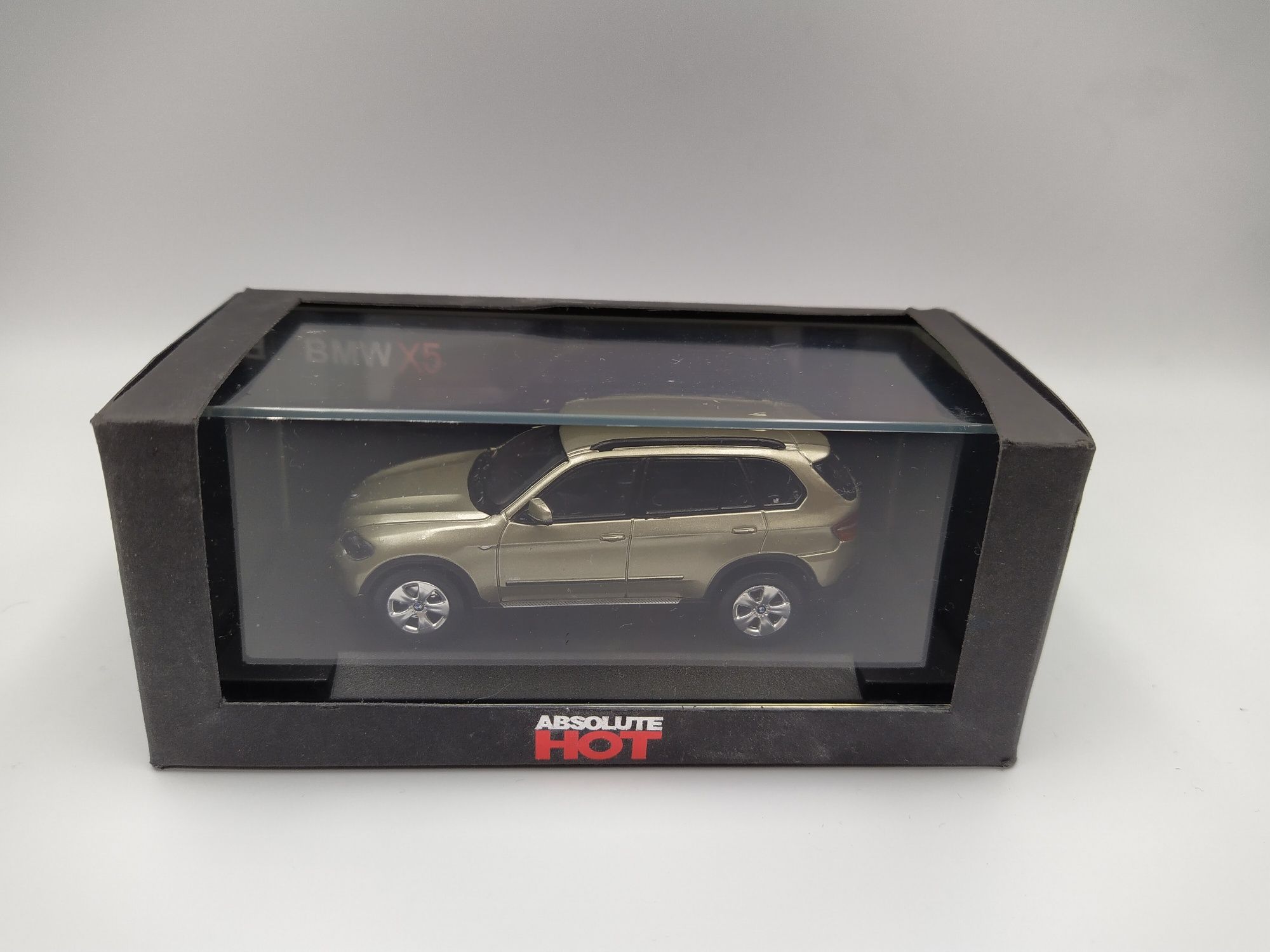 BMW X5 E70 Absolute Hot Skala 1:64