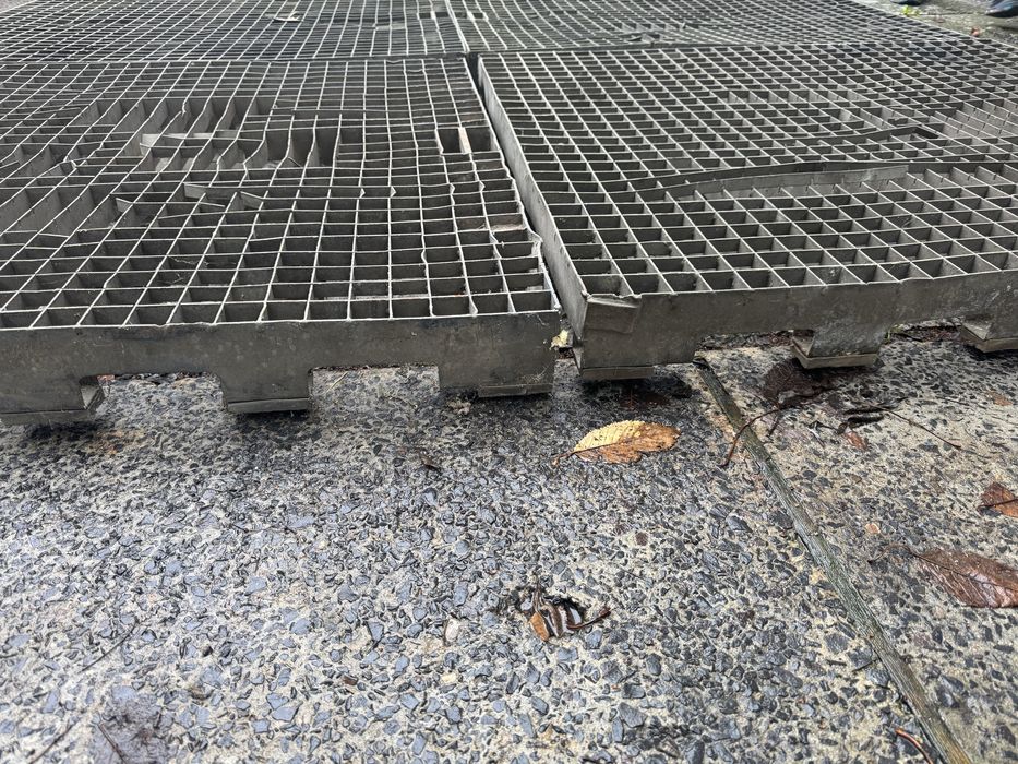 Решітки оцинковані з рефвагону для малярки, мийки