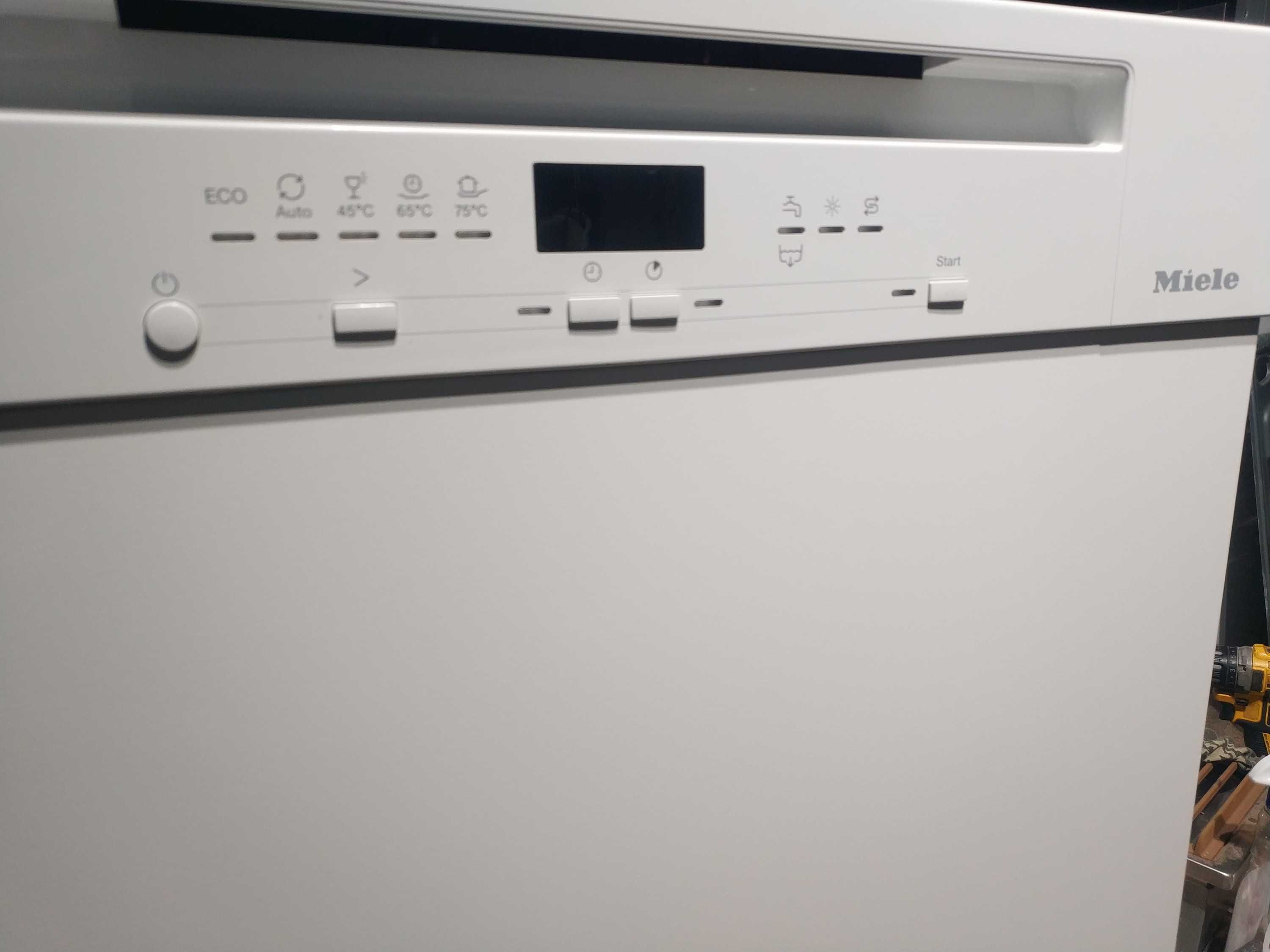 Встраиваемая белая посудомоечная машина Miele G 5210 AutoOpen