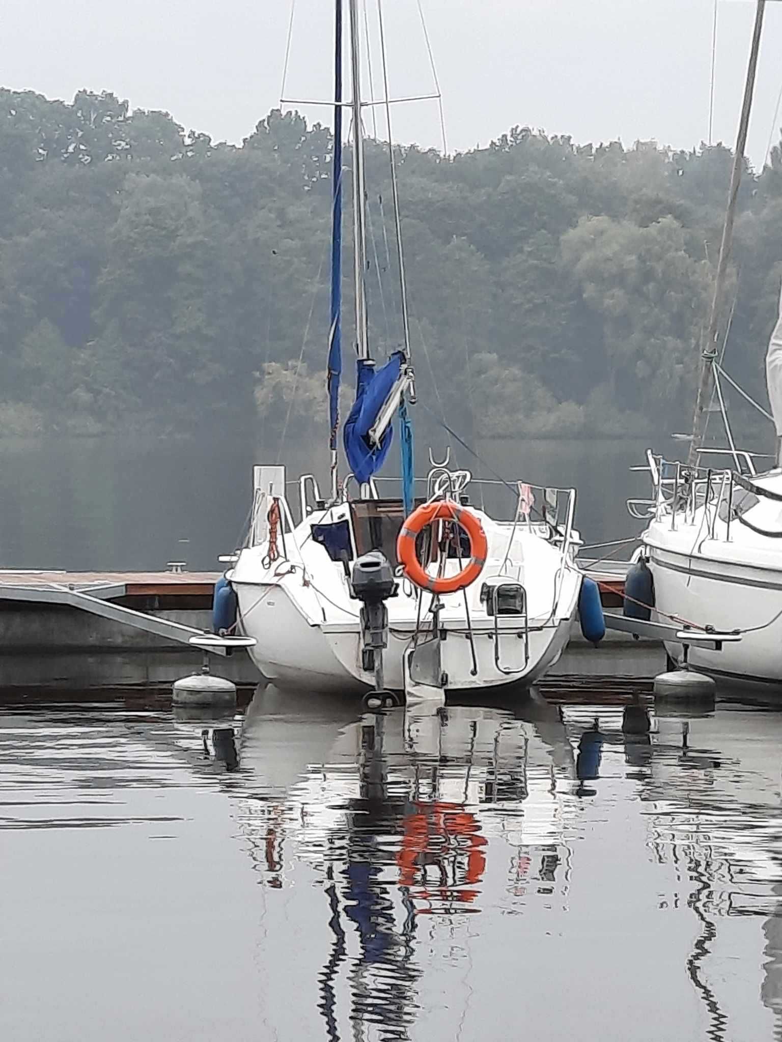 Czarter Jachtu Viko 20 na Jezioraku