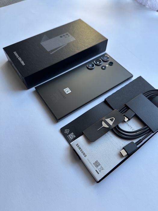 Samsung Galaxy S24 Ultra • 12/256GB • czarny titanium black • jak nowy