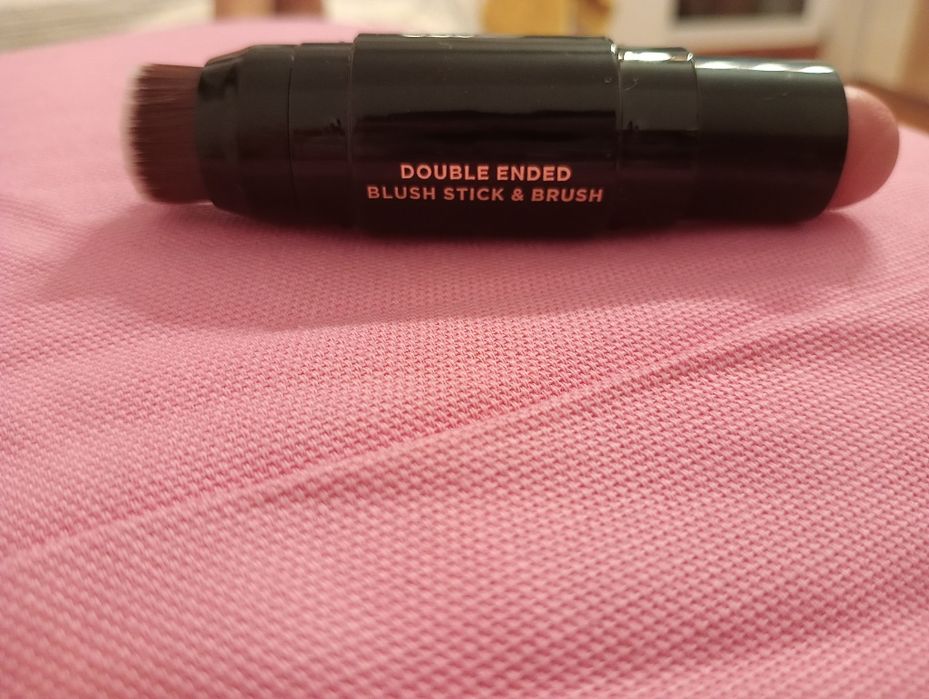 Róż do policzków i pędzel do makijażu  Double ended blush stick &brush