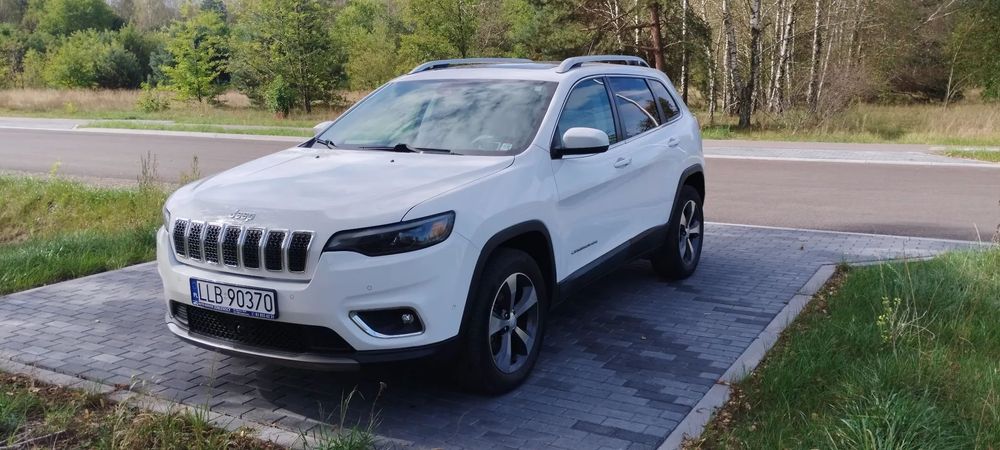 Jeep Cherokee stan idealny