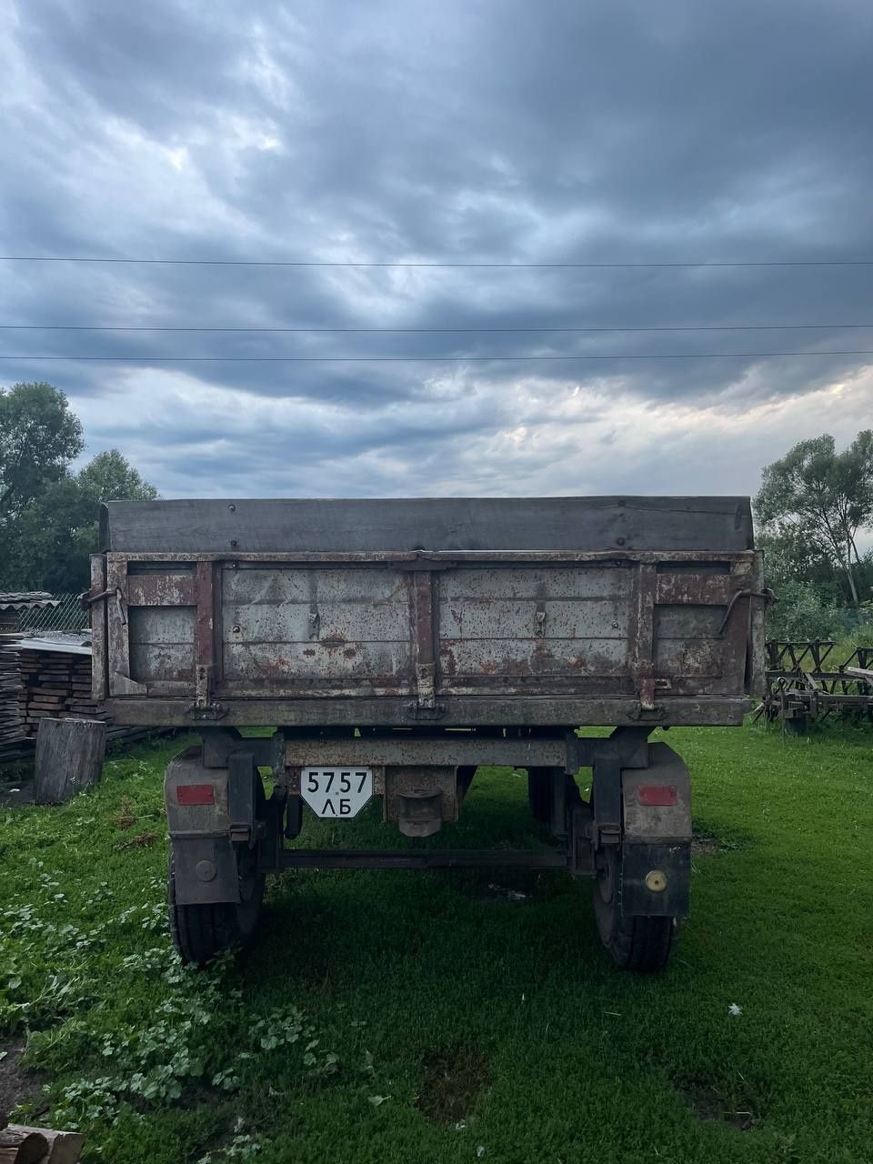 Продам прицеп 2 п т с 4 з документами.