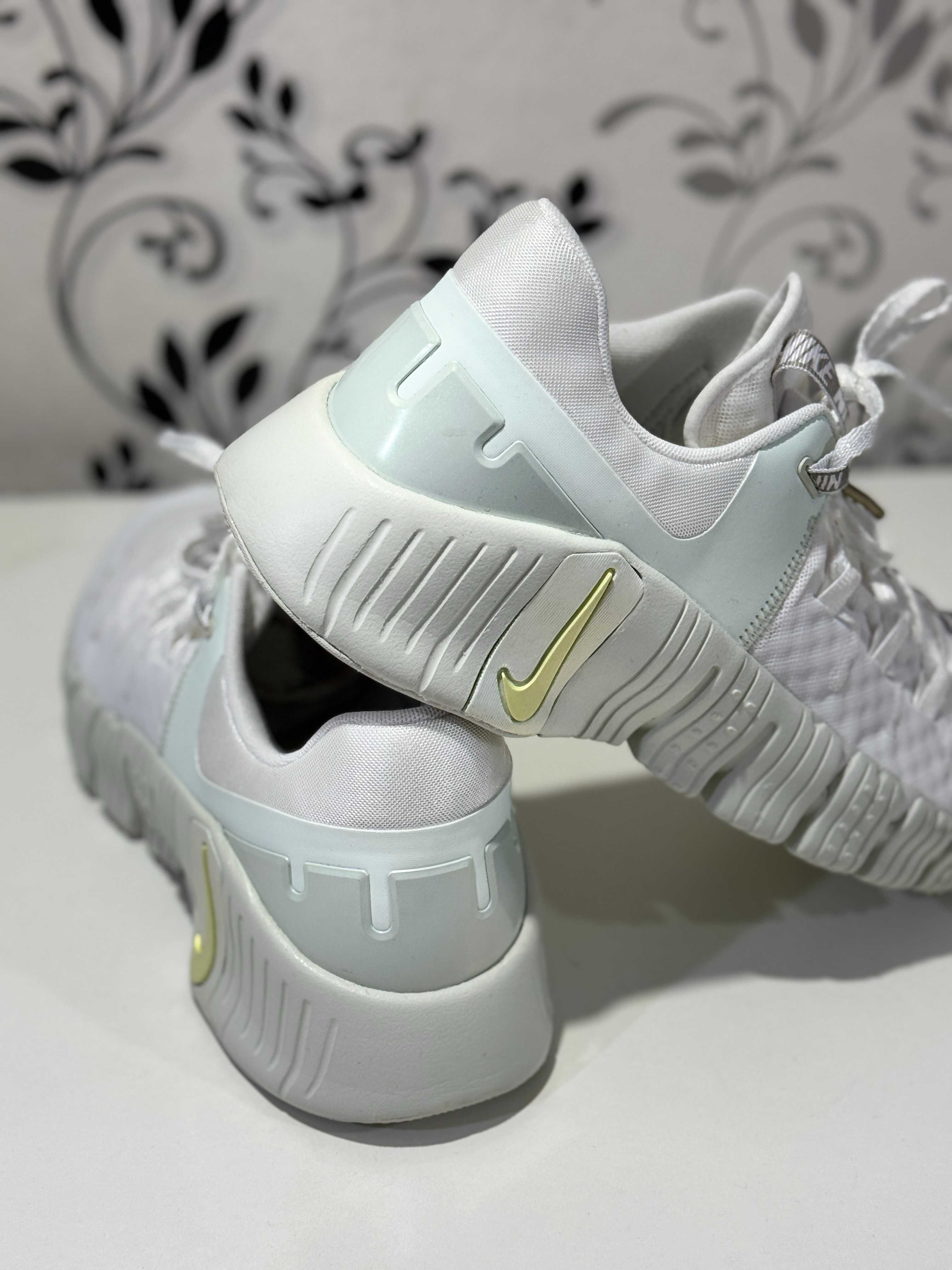Кросівки тренувальні чоловічі Nike Free Metcon 5 PRM FJ1548-100, 44.5р