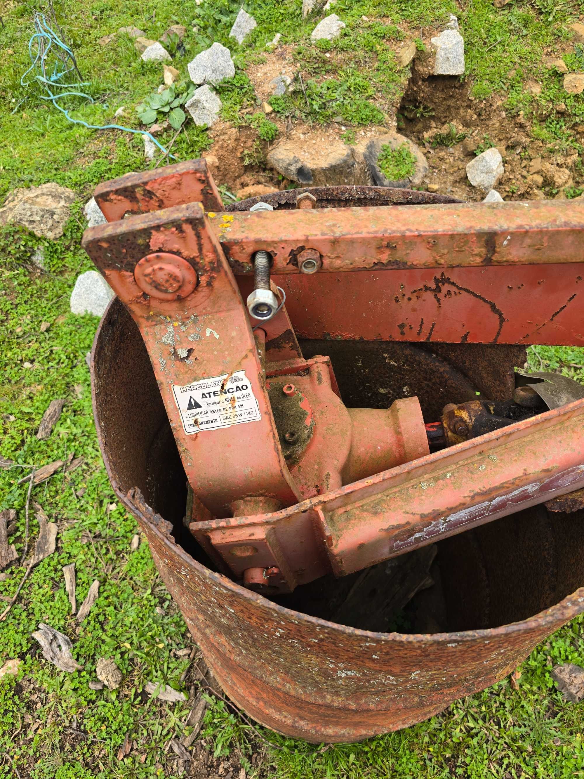 Vendo alfaias agrícolas