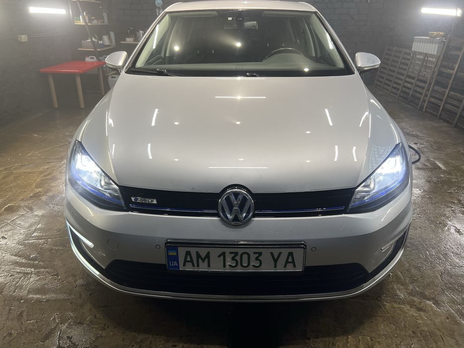 Volksvagen e golf 7 2015