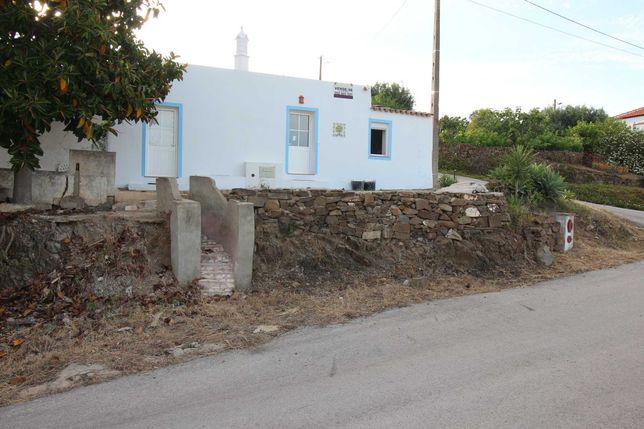 Casa Térrea Remodela em Alcaria, Odeleite (pronta a habitar)