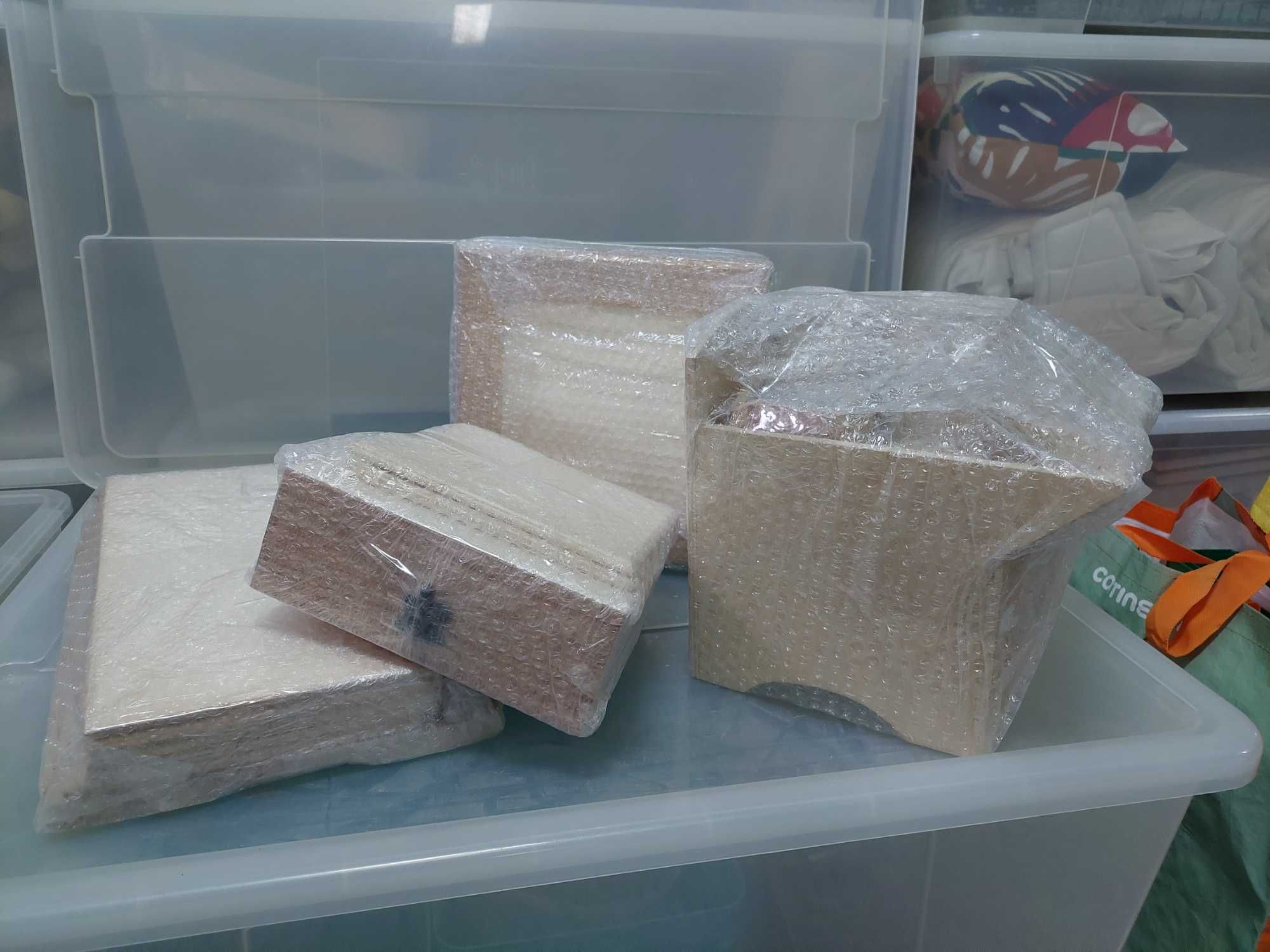 Vendo lote surpresa de peças de madeira para decorar. Novo.