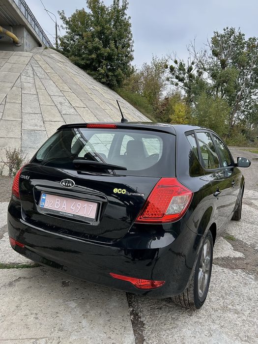 Kia Ceed 1.4 бенз 2009