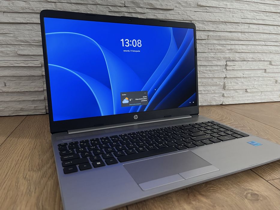 Laptop HP 250 g8