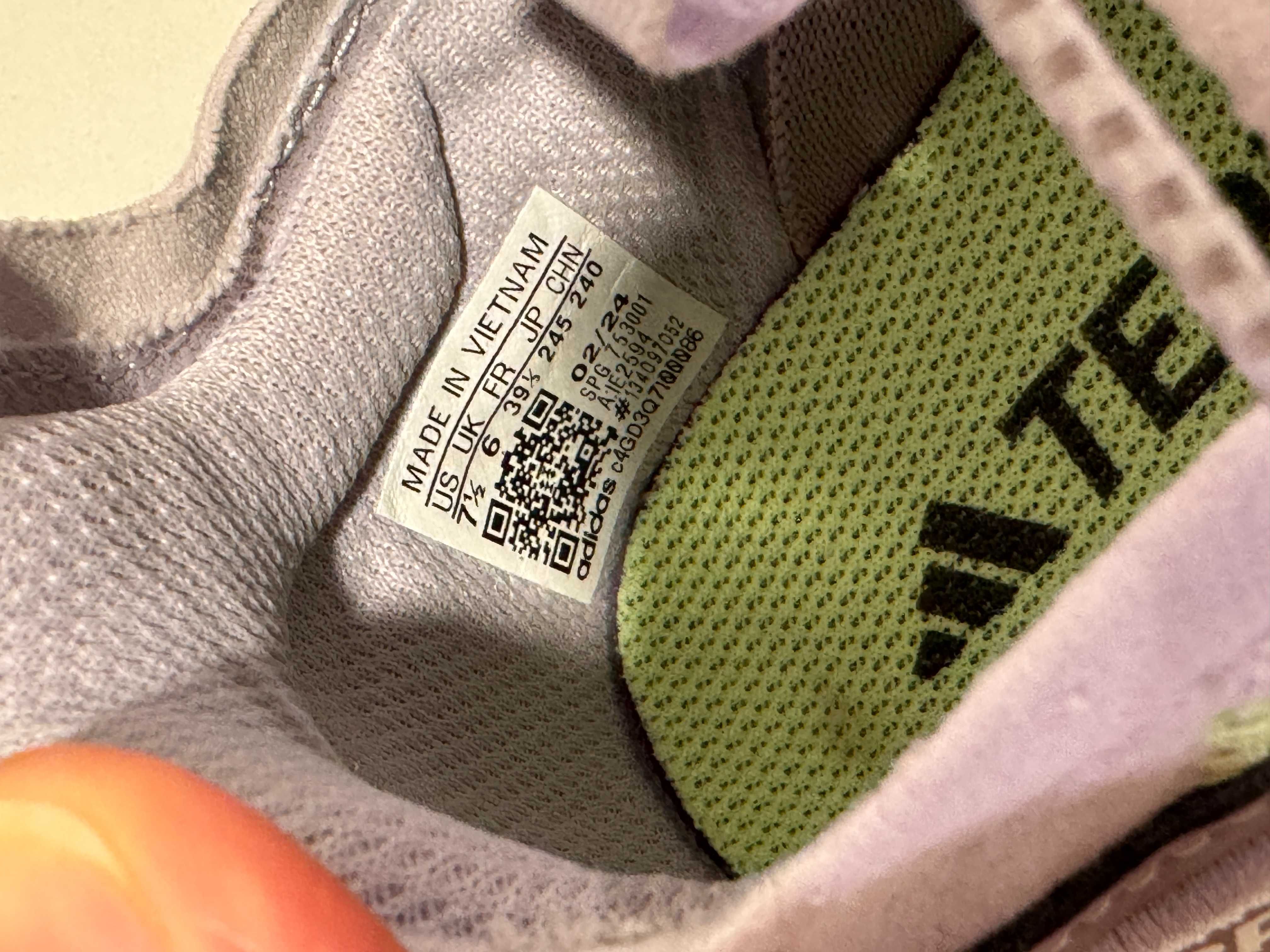 Кросівки жіночі Adidas terrex Voyager 21  ie2594, 39.5р