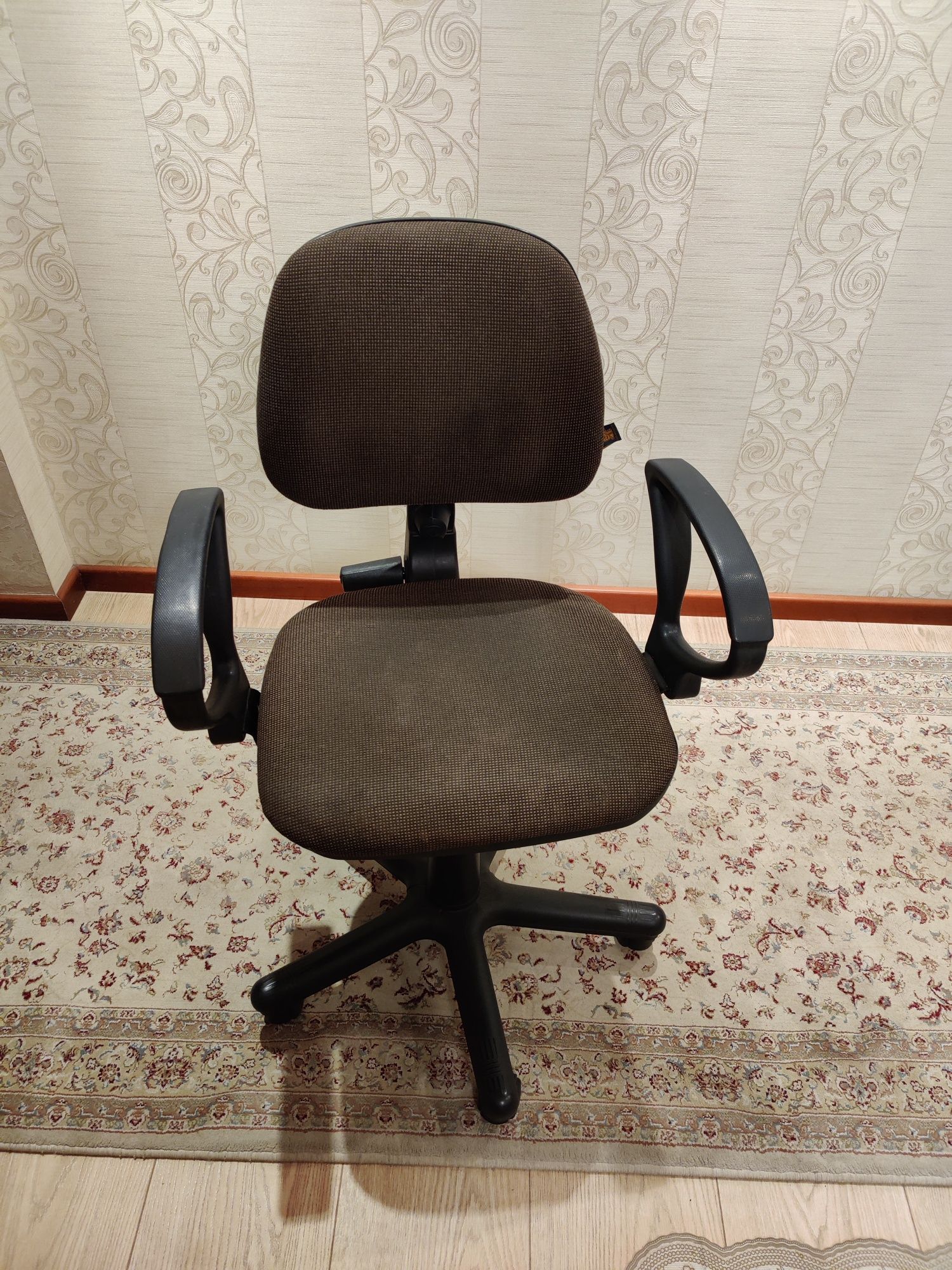 Крісло офісне/комп'ютерне