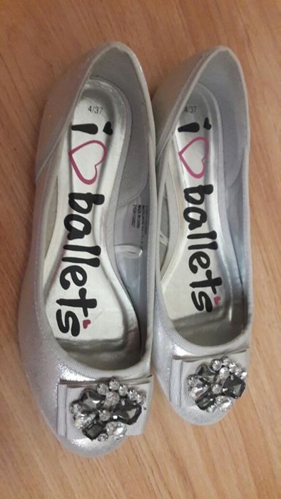 Продам новые нарядные балетки, размер 37