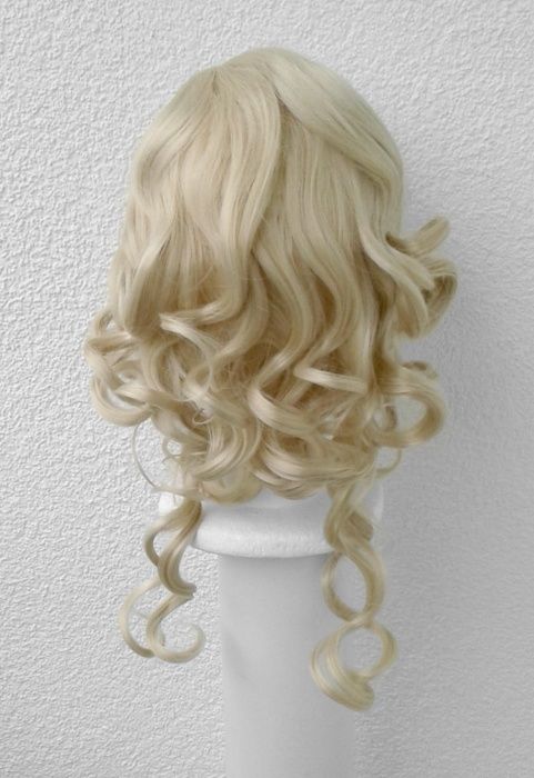 Matka Chrzestna Kopciuszek blond lokowana peruka z przedziałkiem wig