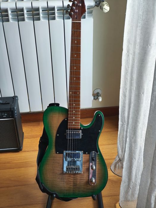 Vendo guitarra Telecaster + amplificador