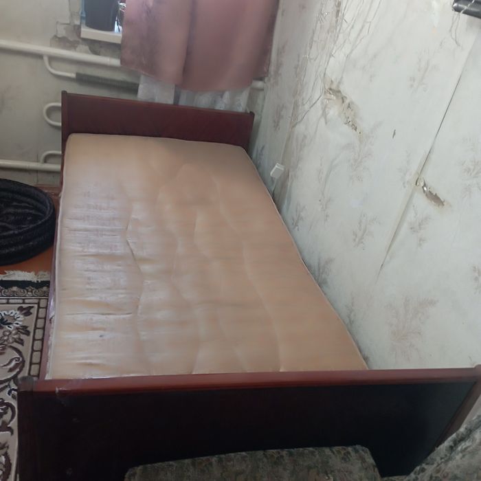Продам полуторную кровать