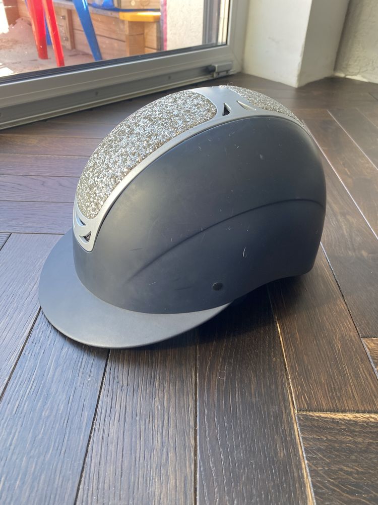 Kask jeździecki horze