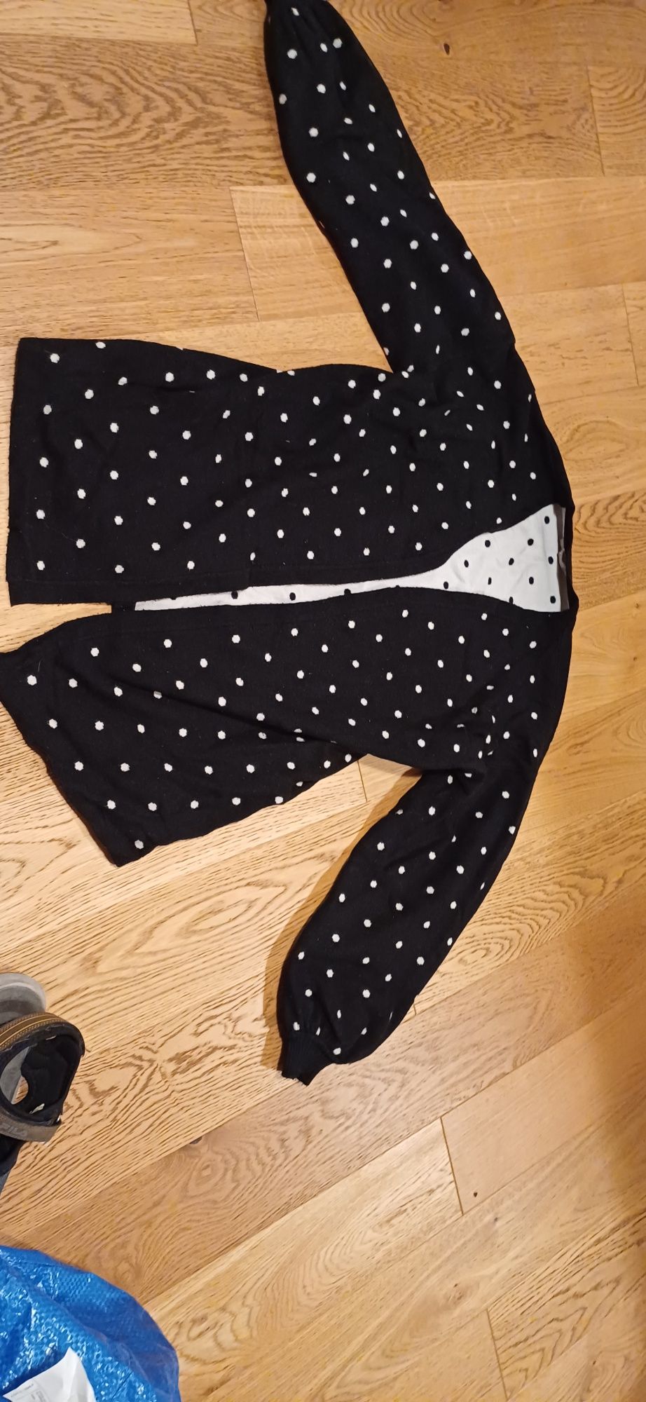 Sweter damski w kropki