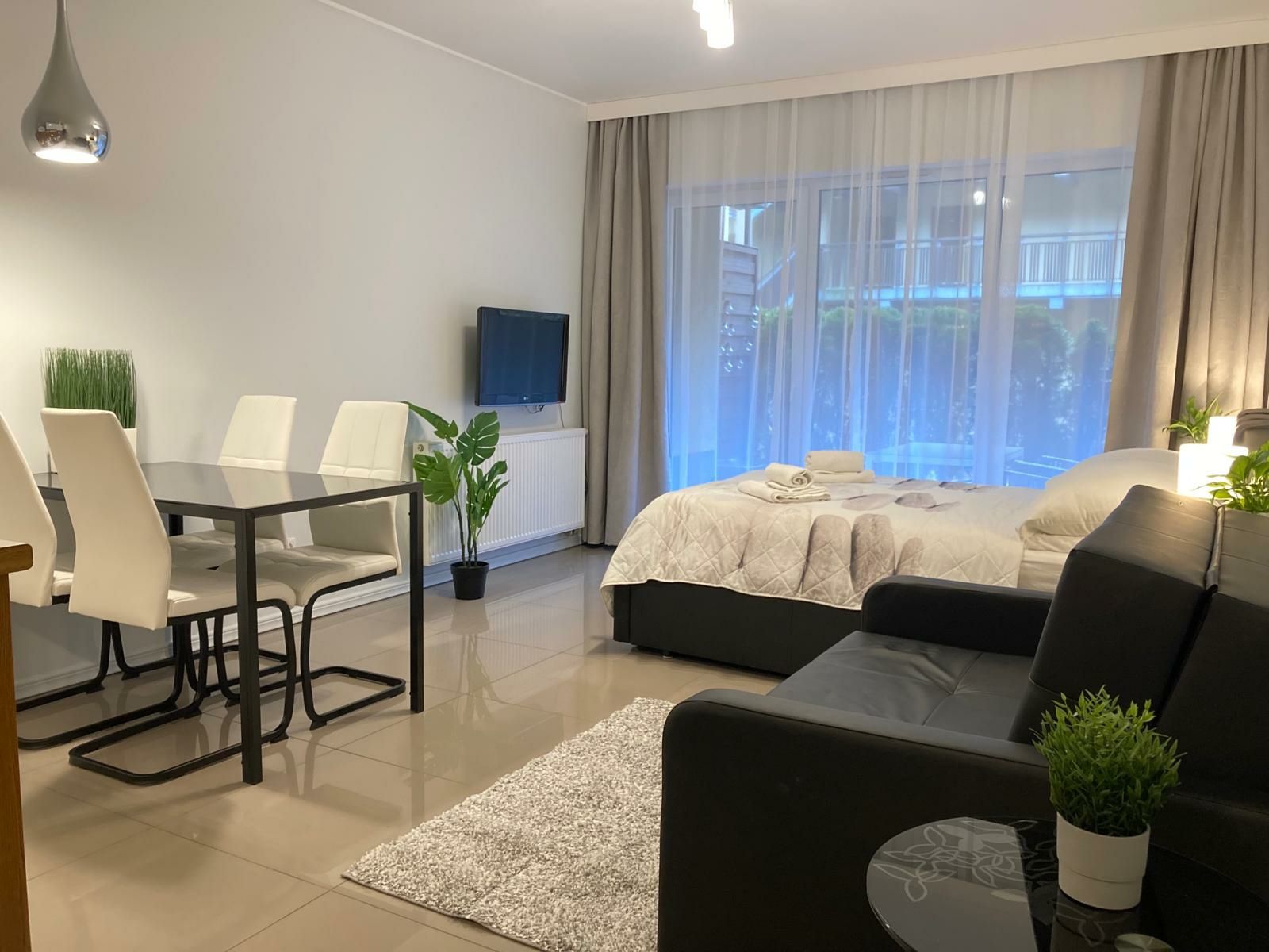 Apartament pod lasem, nad morzem,z basen,Pogorzelica