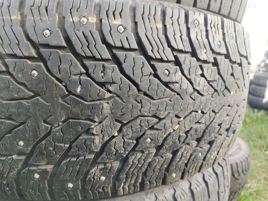 Шини 235/60 R17C цешка Nokian