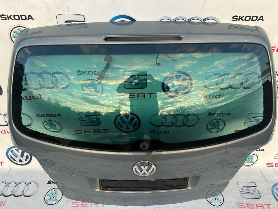 Скло кришки багажника ляди кляпи Volkswagen Touran Туран Тауран