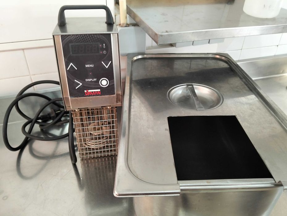 Máquina para cozinhar sous vide com vasca