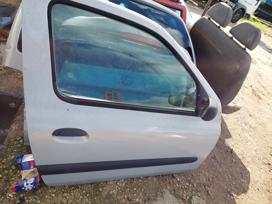 Porta direita renault clio 2004