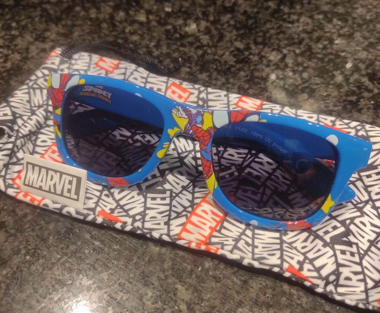 Óculos de sol criança Spiderman Marvel + bolsa