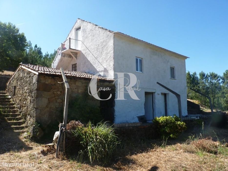 2 casas, anexos, propriedade isolada com 4.800m2 de terreno e furo – S