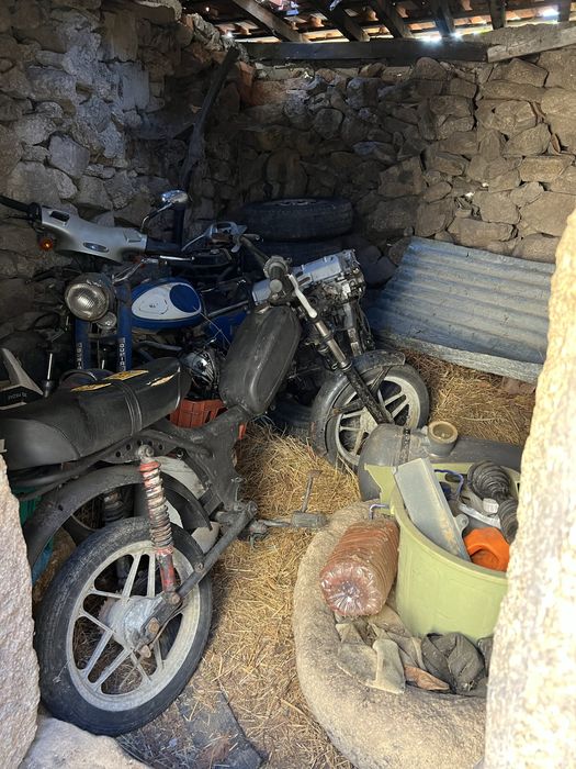 Varias motas sem documentos