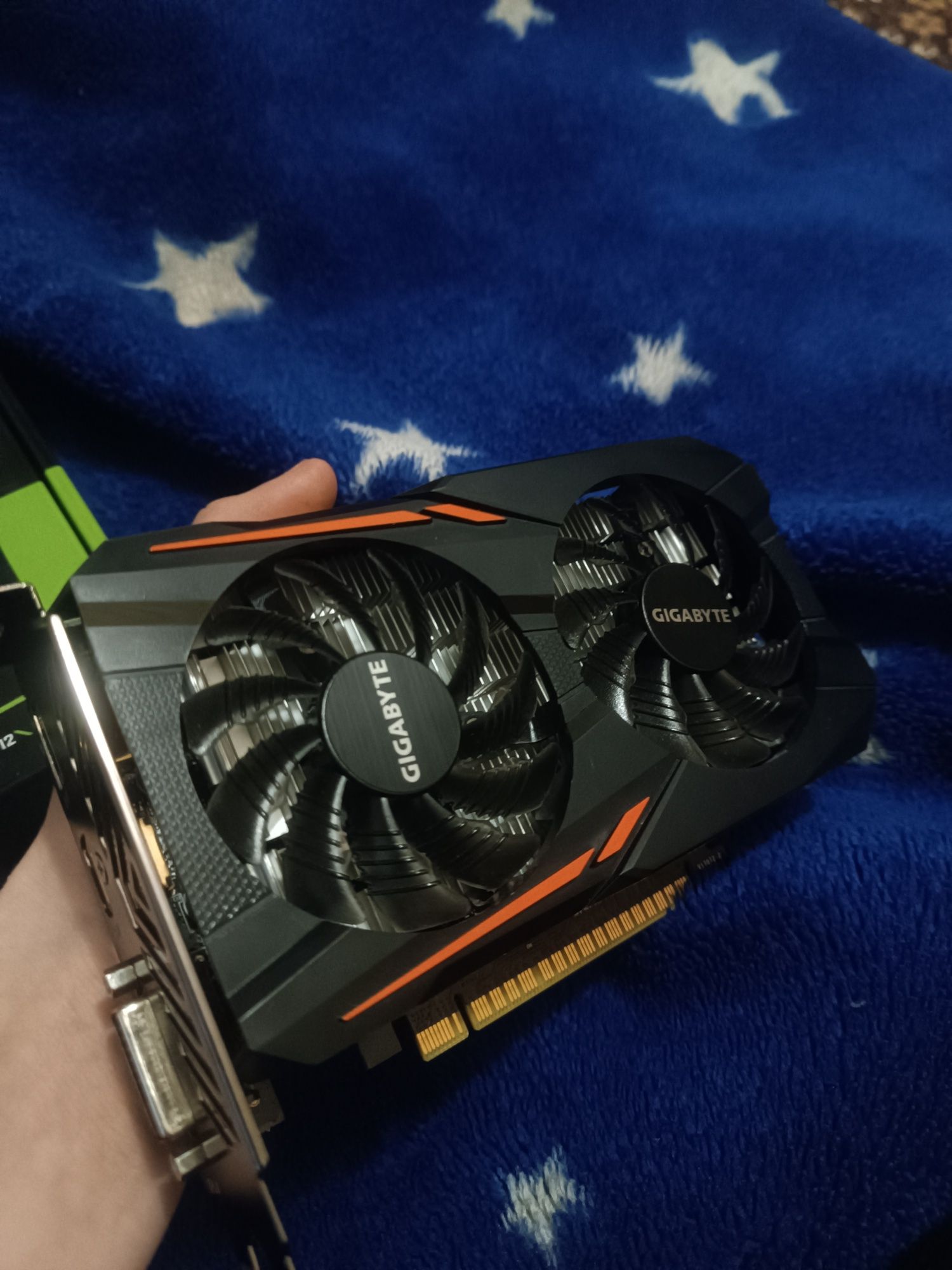 Продам видеокарту 1050 ti 4gb в отличном стане