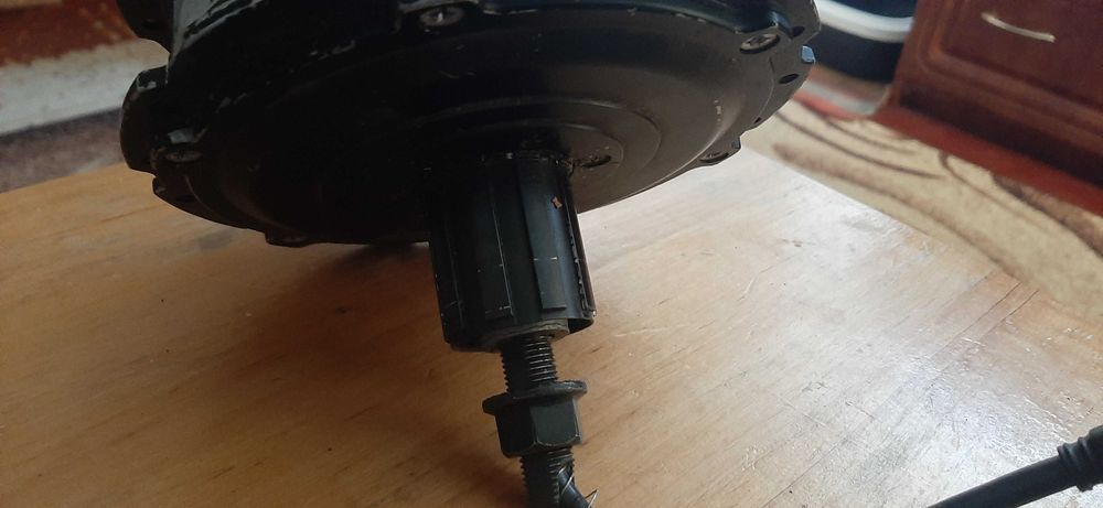 Двигун редукторний задній