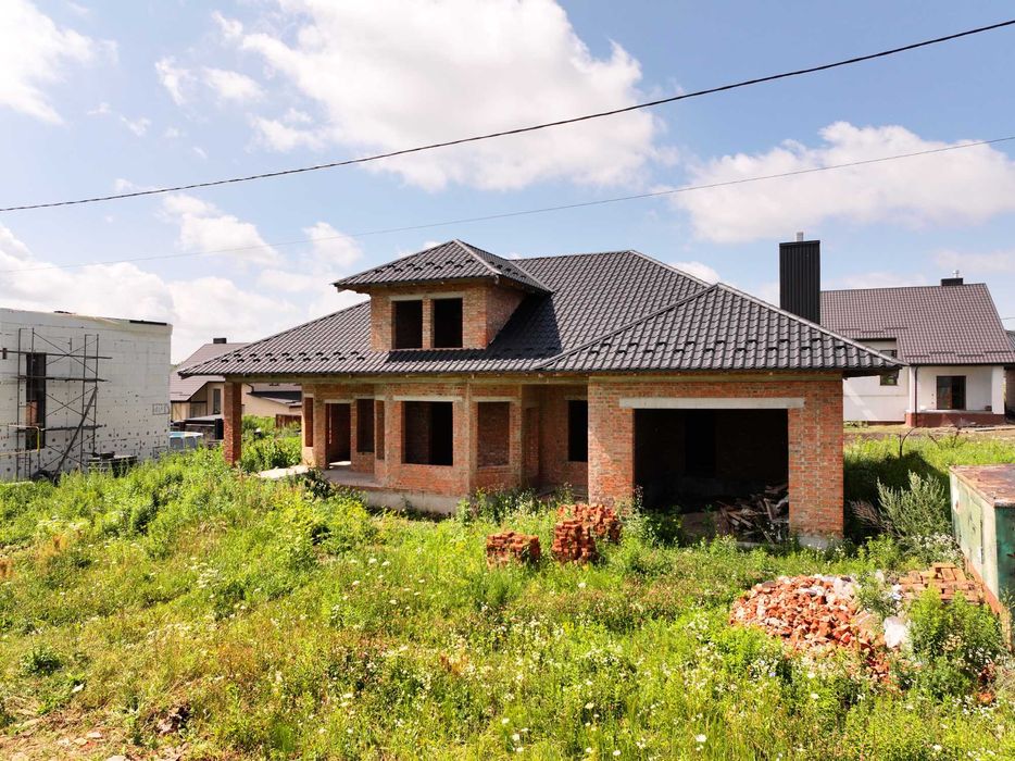 Продам будинок з ділянкою 9 сот в Рівному, р-н Райський сад