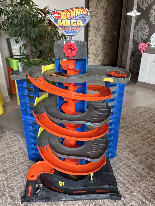 Хот вілс паркінг , гараж для хлопчиків