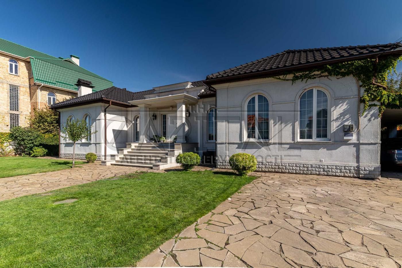 Гатное, 420 м.кв. (рядом метро Теремки)