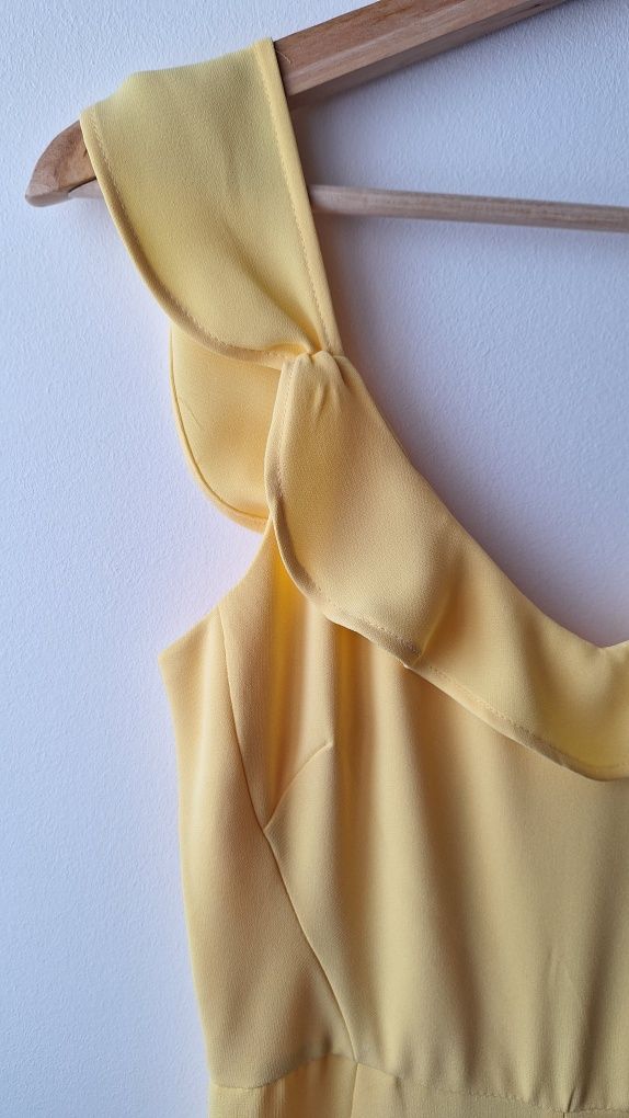 Macacão amarelo Mango