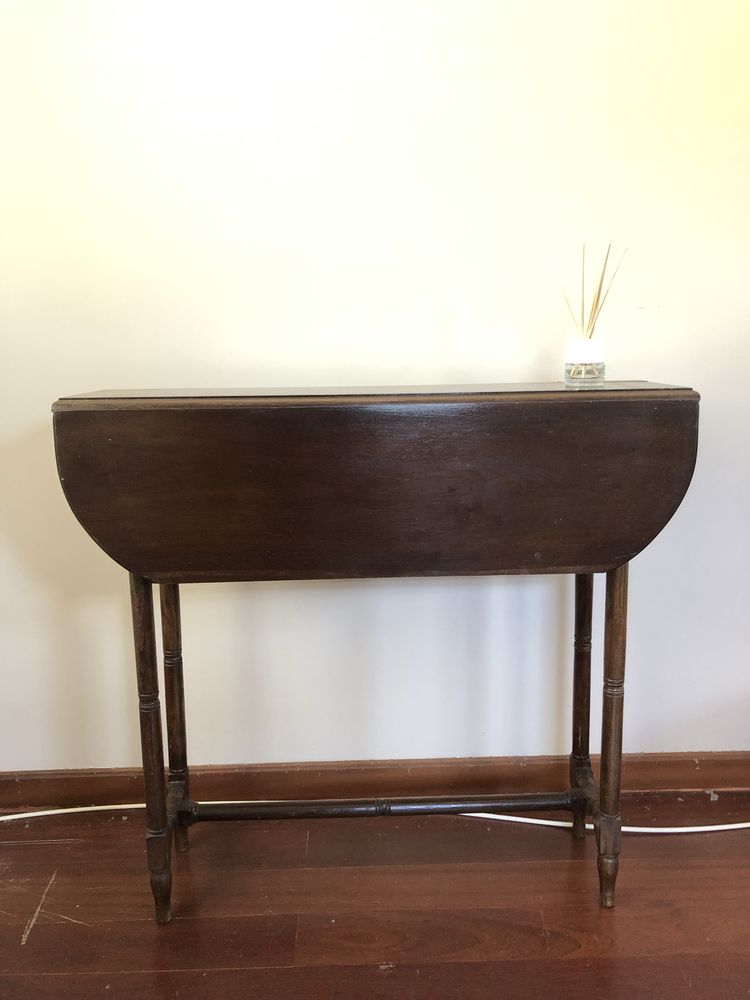 Mesa de apoio em madeira