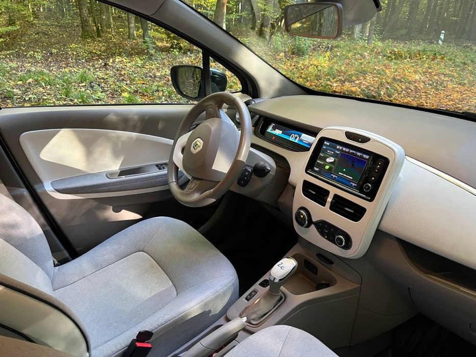 Renault zoe 41kwh 2017р запас ходу 300км