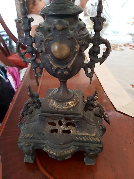 Castiçal em ferro forjado