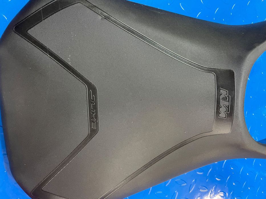 ktm 125 390 kanapa przod DUKE