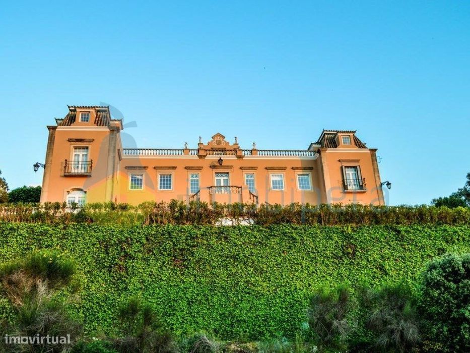 Palacete histórico de luxo, uma jóia de 1920 com piscina e mobília ...