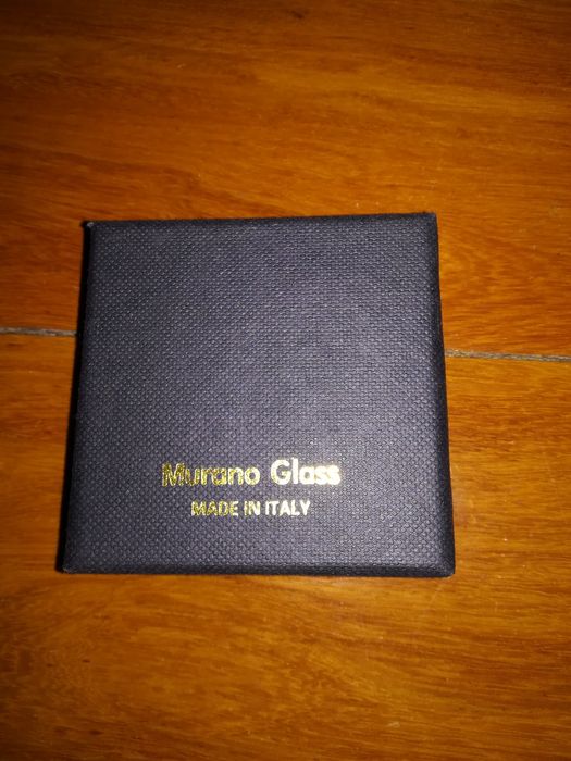 Fio com medalhão Murano glass