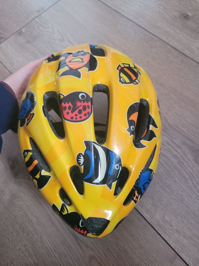 kolorowy kask dziecięcy